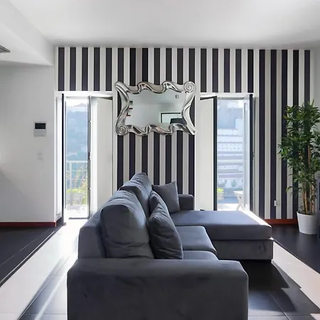 Panoramic River View Downtown With Terrace