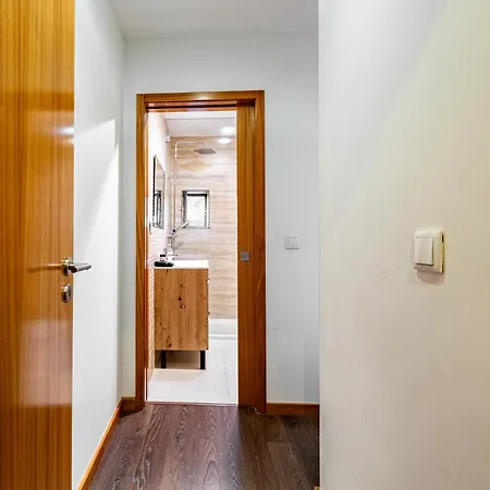 Panoramic River View Downtown With Terrace