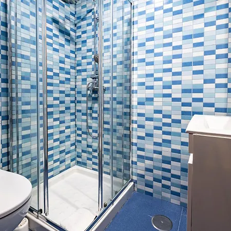 Panoramic River View Downtown With Terrace