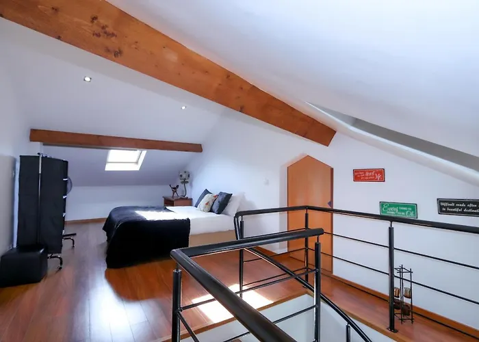 Panoramic River View Downtown With Terrace