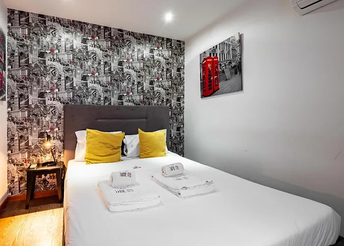 Panoramic River View Downtown With Terrace