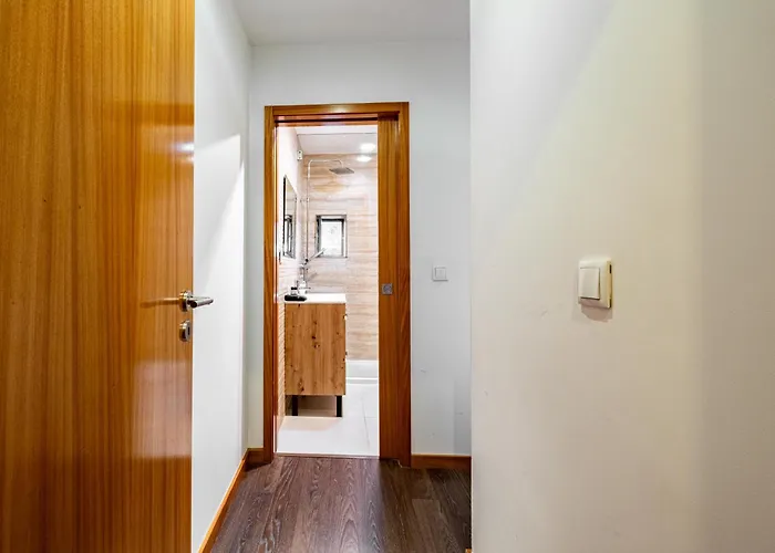 Panoramic River View Downtown With Terrace