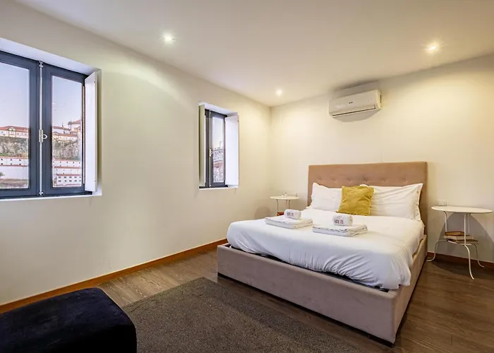 Vakantiehuis Panoramic River View Downtown With Terrace *